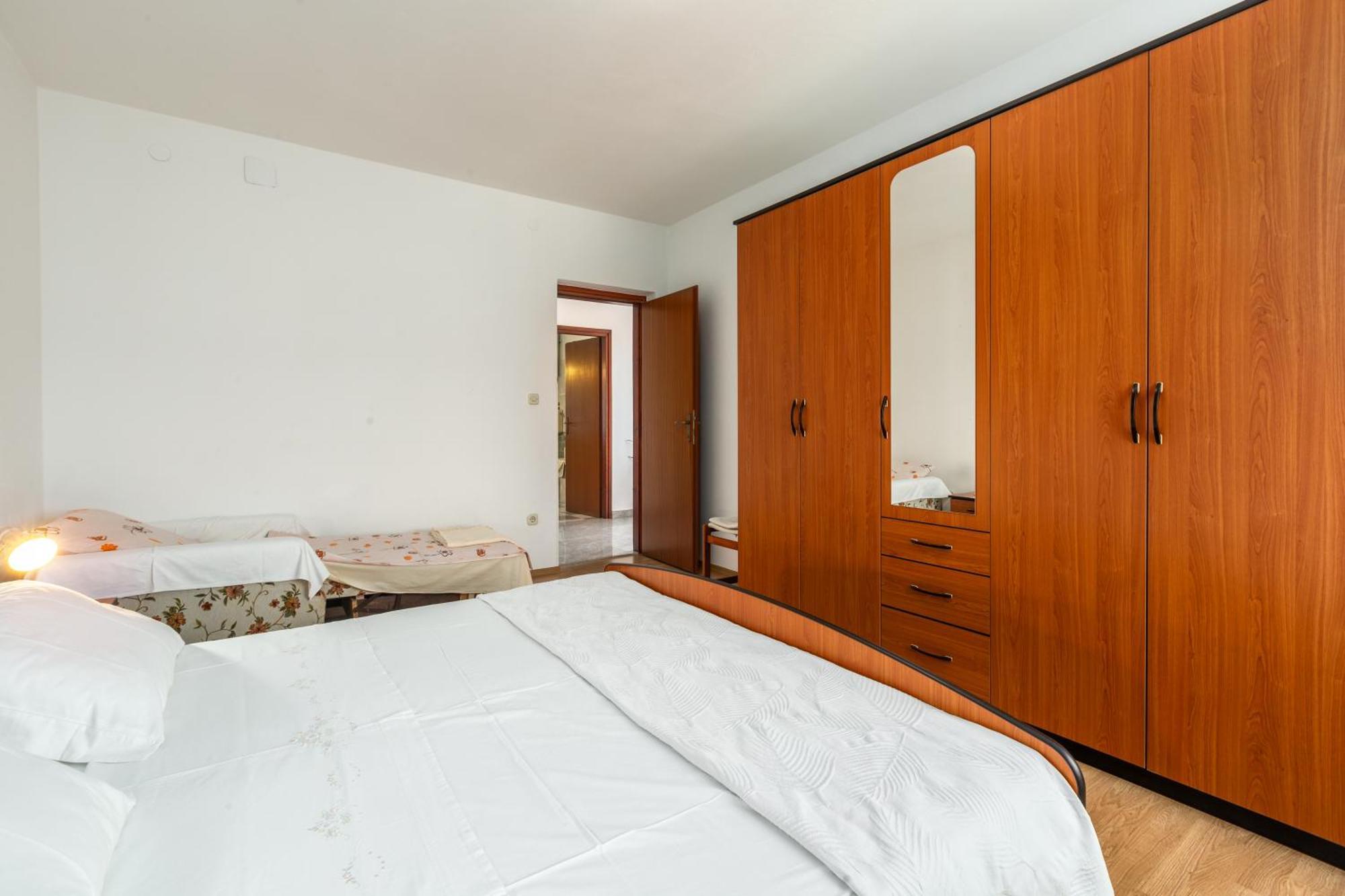 Apartment Anica Stinjan *